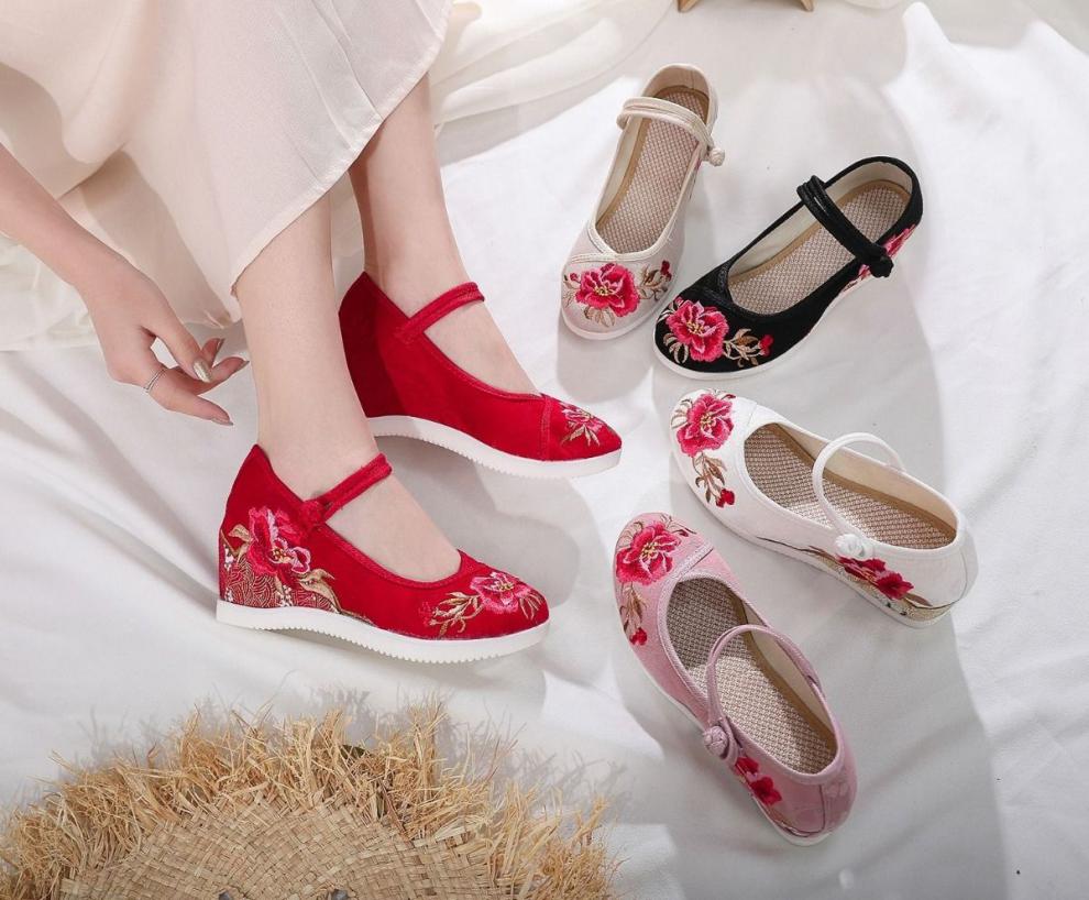 绣花鞋新款老北京布鞋女牛筋底民族风内增高女鞋妈妈广场舞蹈鞋子花魁