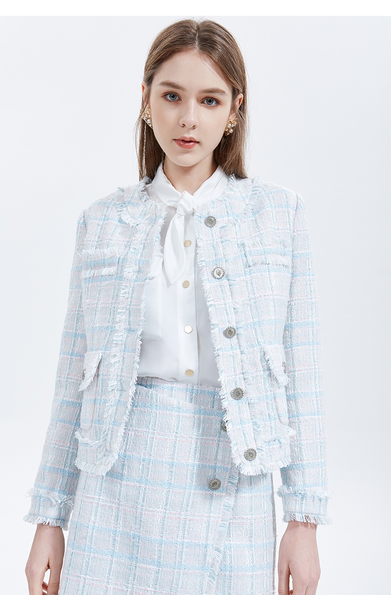 设计点: 法式格纹小香风款式/短款剪裁优化比例/毛边装饰灵动优雅