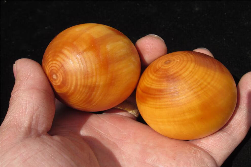 歌盼 北沉香琥珀木东北松明子满油全透光手球 实木球老人健身手把件