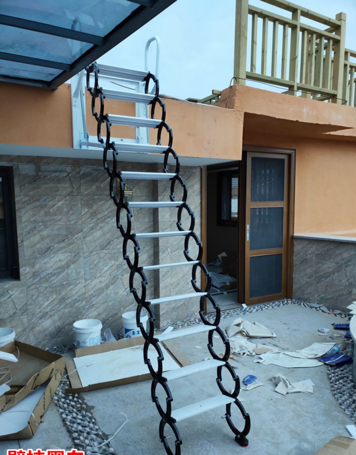 室内外墙体壁挂折叠梯伸缩梯家用平台楼梯收缩梯别墅小型伸拉楼梯碳钢