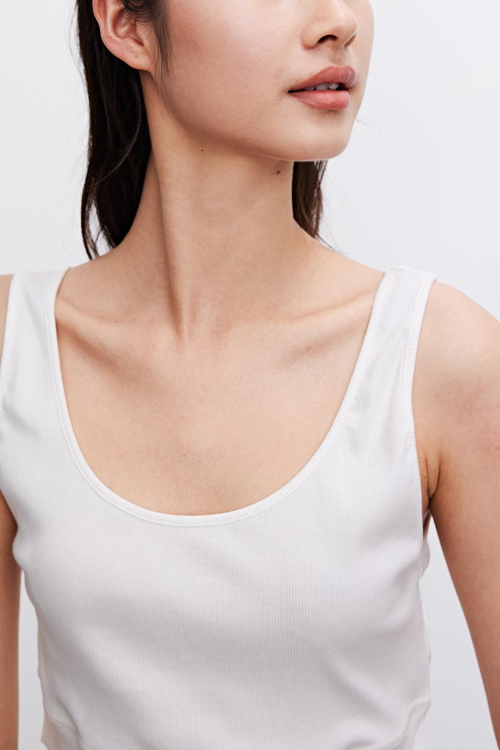 ur2021夏季新品女装纯色无袖u型领紧身内搭背心wb12b4cn2000 本白 l