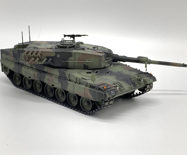 135德国豹2a4主战坦克北约迷彩成品模型静态摆件
