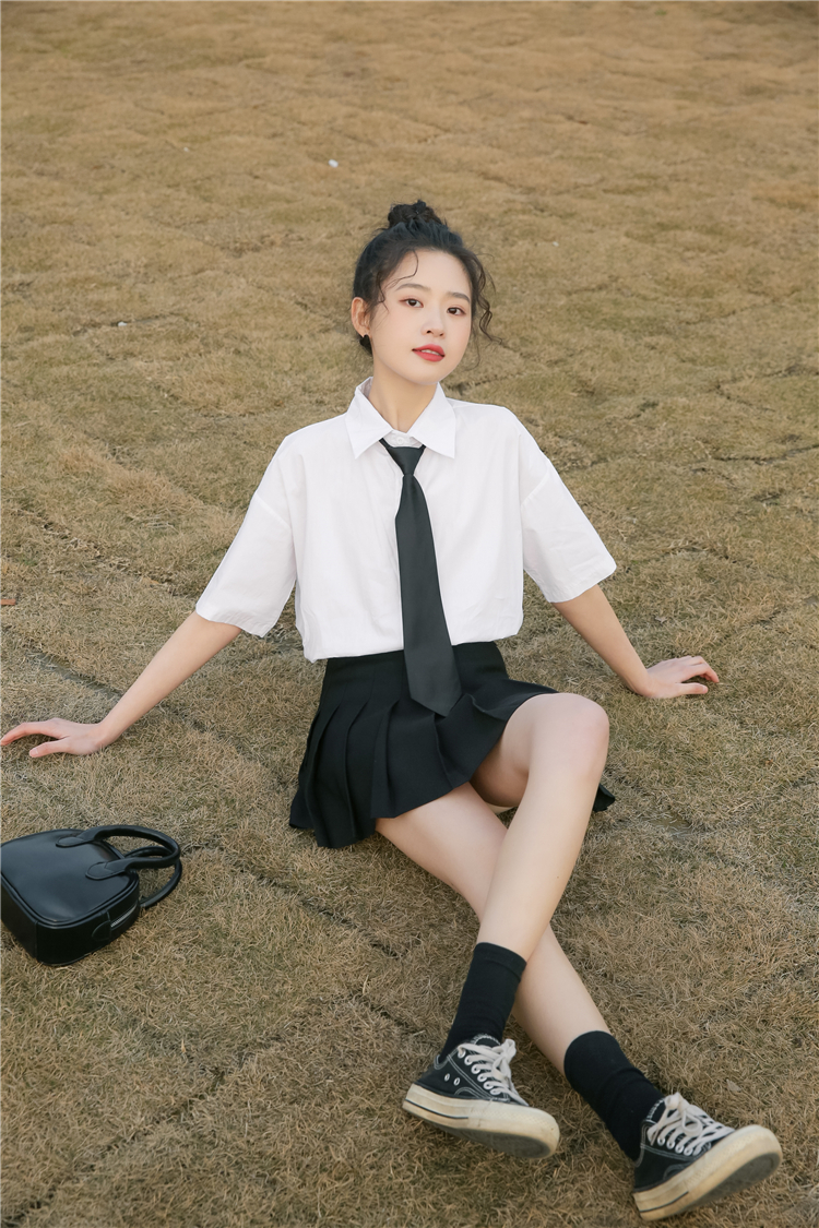 短款短袖上衣高中生少女生夏天衣服初中生女装中学生女孩热天衬衣29