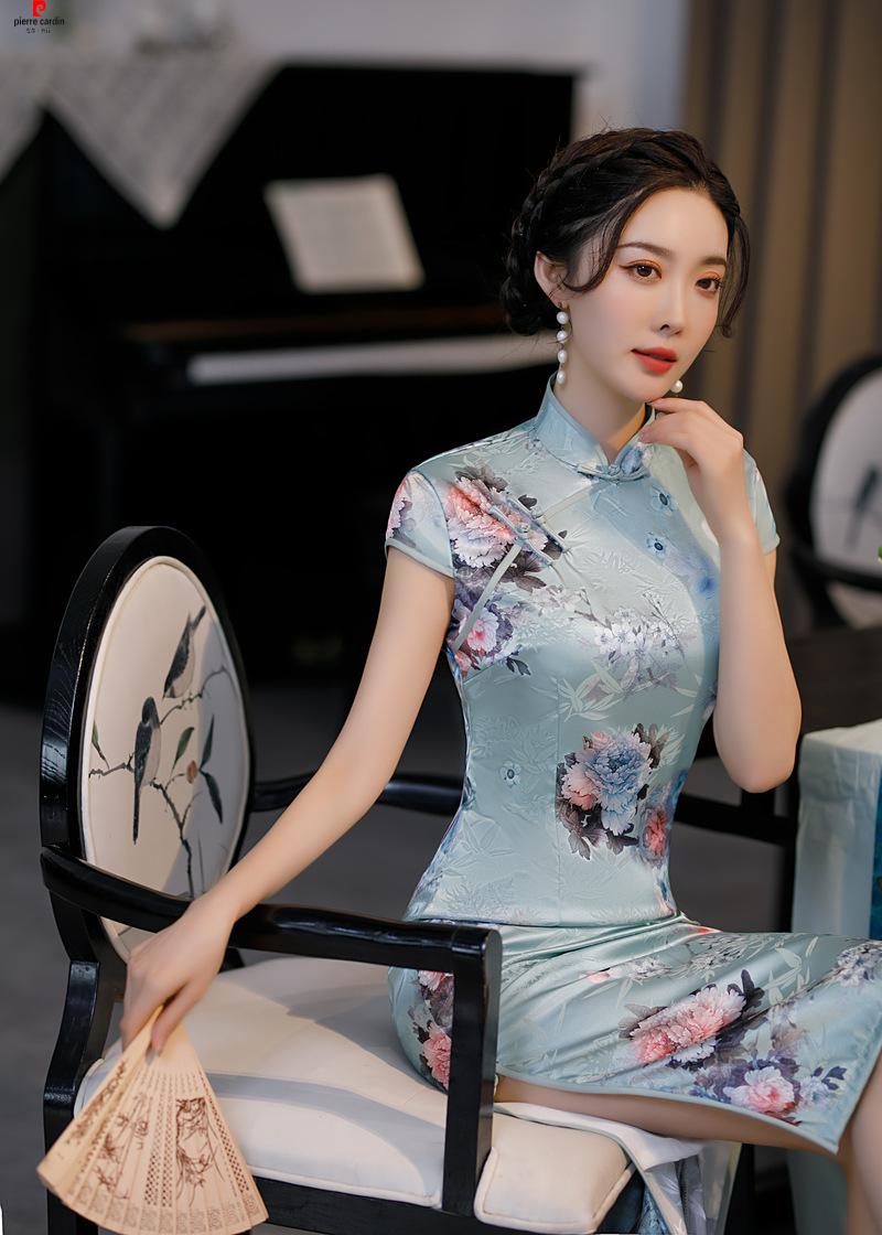 皮尔卡丹轻奢品牌旗开得胜日常旗袍中长款新款夏季胖妈妈旗袍裙改良