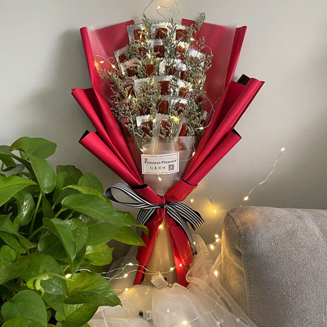 辣条花束 满天星辣条花束女友闺蜜搞怪零食浪漫生日礼物 阳光蓝33根