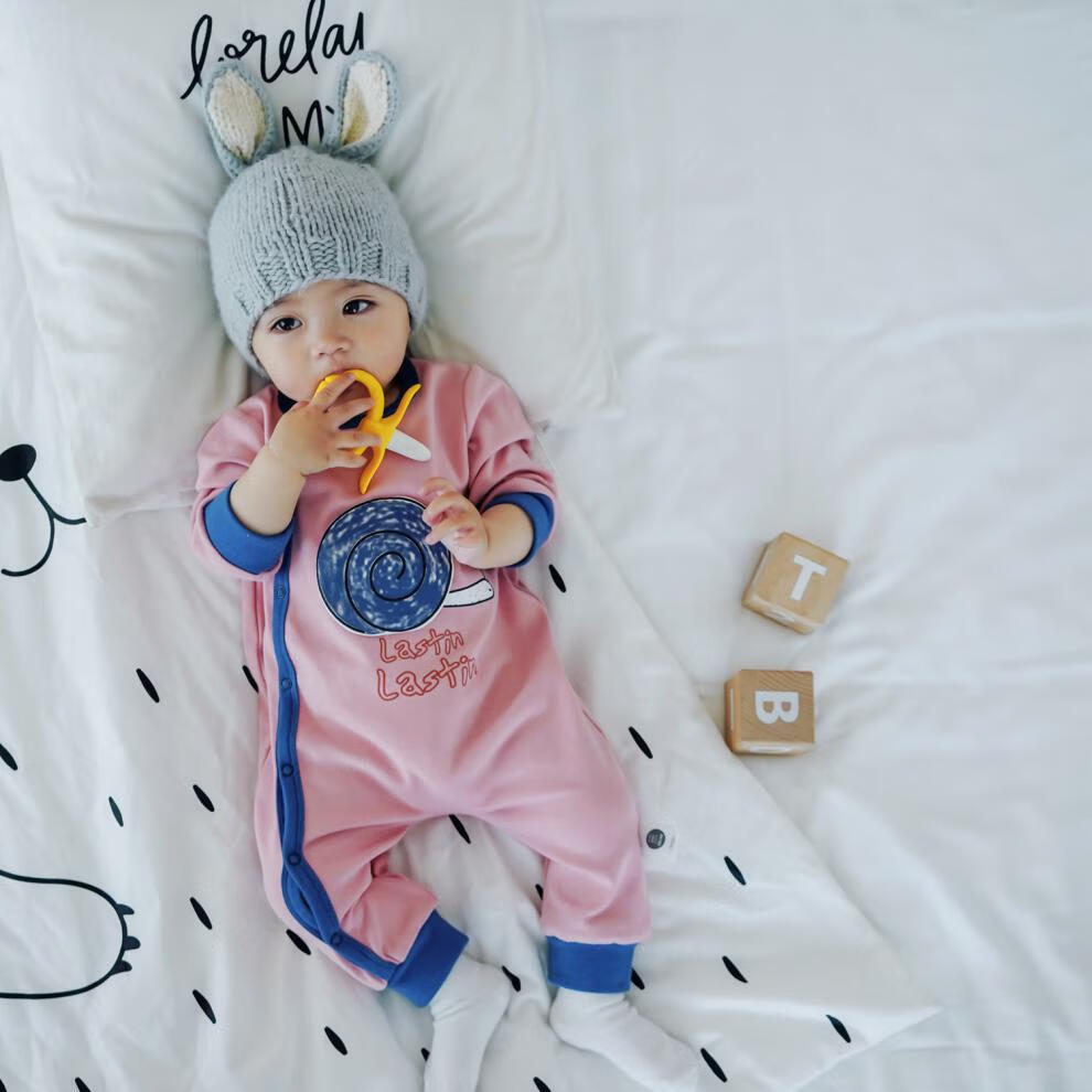 高档大牌童装刚出生初新生婴儿小宝宝春秋款0-6个月1岁儿童连体衣0-3