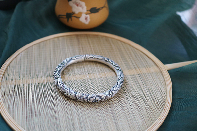 云南寸氏雪花银浮雕圆条牡丹银镯999纯银纯手工复古民族风银手镯彩岸
