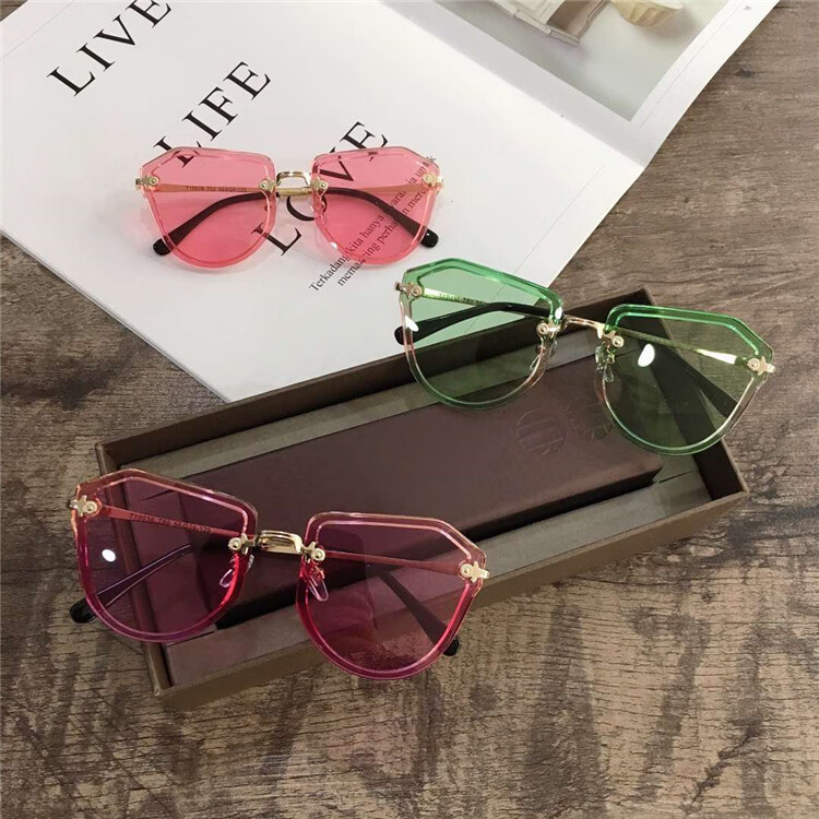 新款儿童小蜜蜂偏光太阳镜女童装饰舒适墨镜小孩夏季放紫外线眼镜黑色