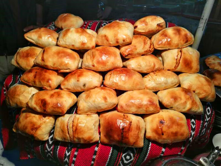 新疆烤包子10个喀什馕坑烤羊肉包子料足皮薄不膻顺丰特产小吃 烤包子