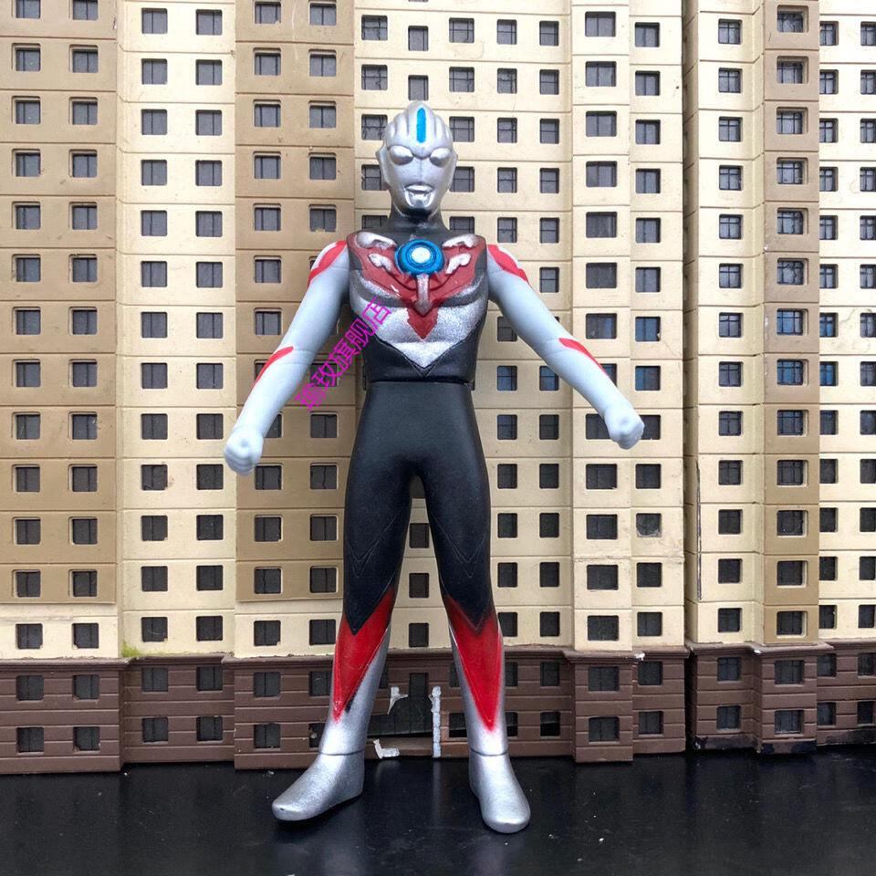 欧布奥特曼经典软胶人偶欧布原生形态欧布圣剑拥有者玩具模型原生欧布