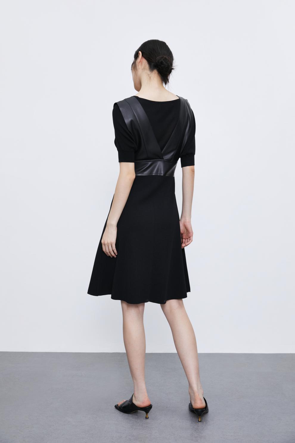 ur夏季女装轻熟时尚无袖v领拼接针织连衣裙wg12s9fn2004 正黑 xs