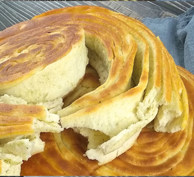 甘肃特产油锅盔平凉美食大饼地方特色小吃零食苦豆白饼子酥馍烧饼1个