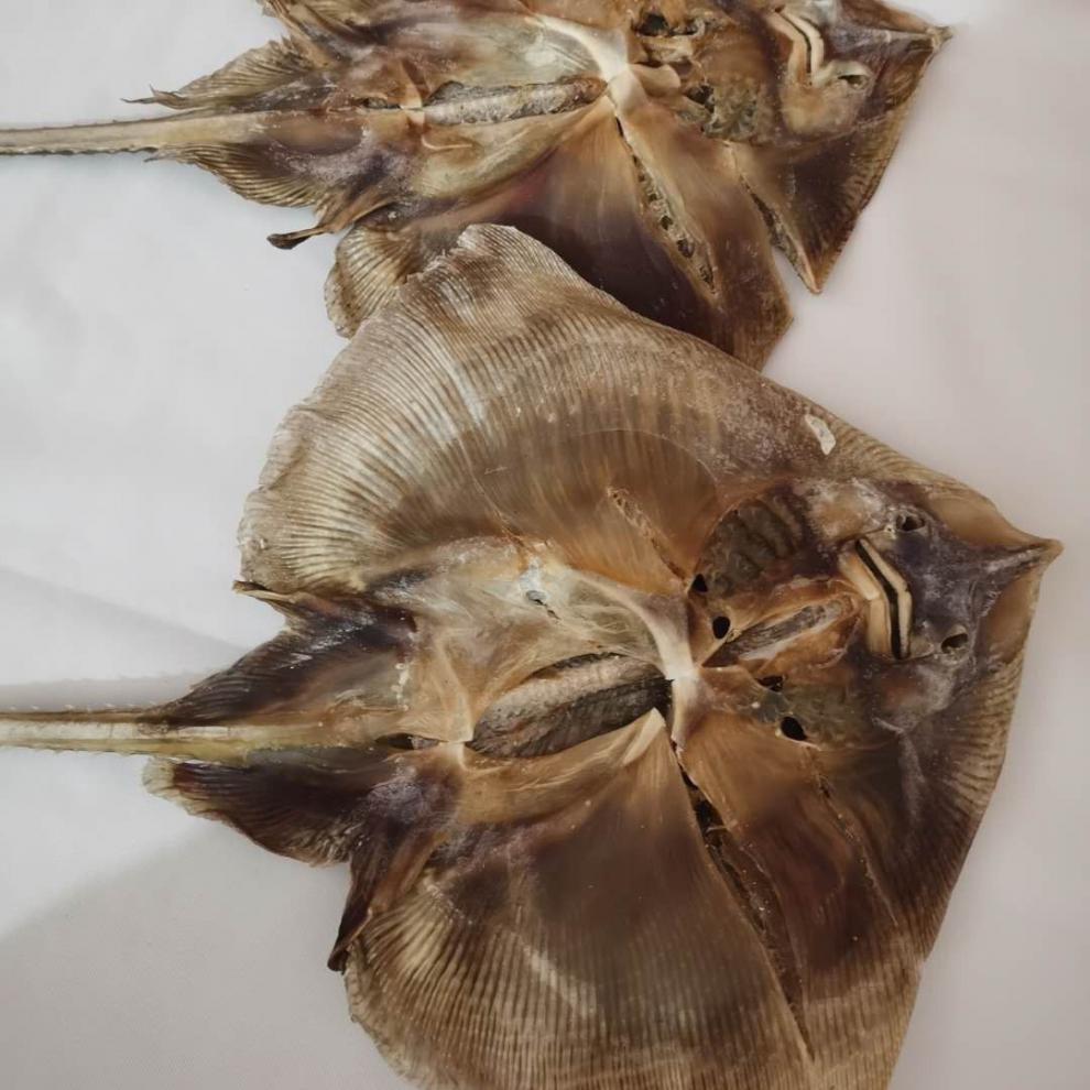 散装皮鱼干老板鱼干孔鳐鱼夫鱼魔鬼鱼鲽鱼淡晒瑶鱼海鲜干货200克中个