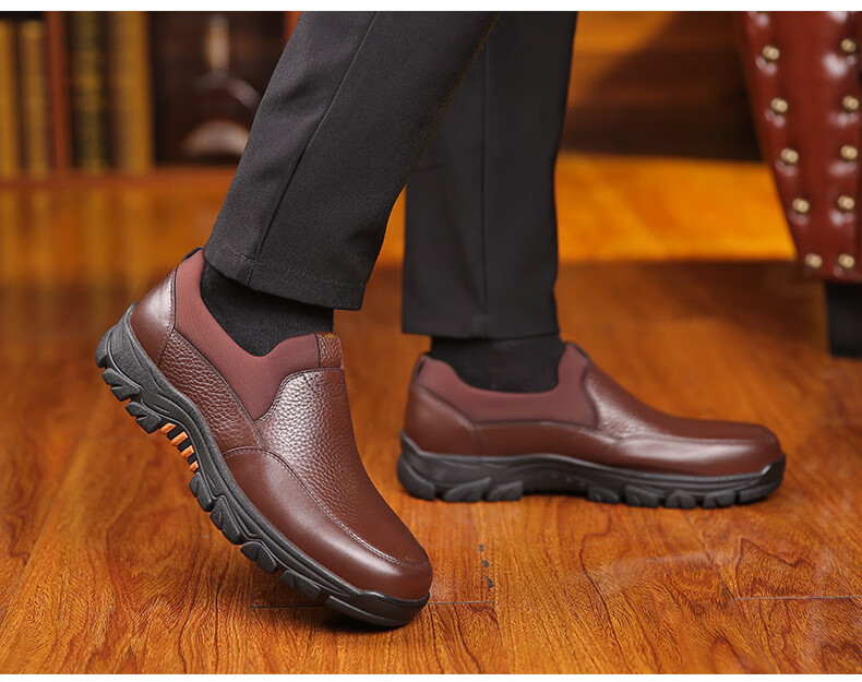 男士大头皮鞋老人穿的新款平底老爸真1皮休闲男鞋防滑软底园头套脚