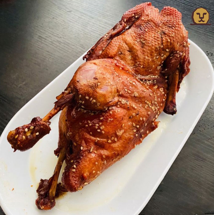 章云板鸭酱板鸭南京盐水鸭正宗老字号现做特产烤鸭整只即食真空装章云