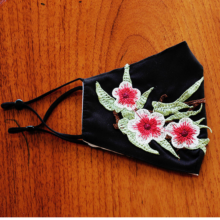 中国风刺绣口罩风刺绣花口罩女神时尚冬天防风防寒防尘棉透气黑色女潮