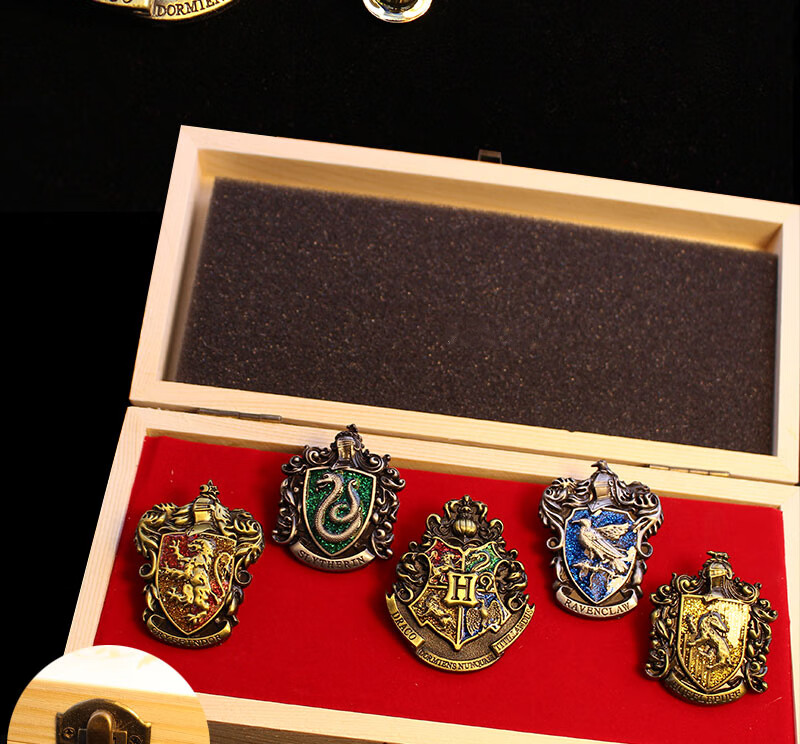 哈利波特周边霍格沃茨格兰芬多四大学院胸针徽章套装木盒生日礼物