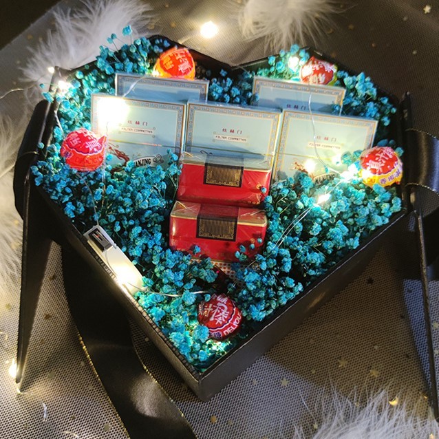 花束烟礼盒花束创意送男友礼盒送老公炫赫门抖音满天星花束放烟礼盒