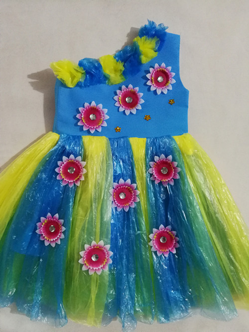 儿童环保演出服装无纺布塑料袋手工制作衣服时装走秀亲子装公主裙 白