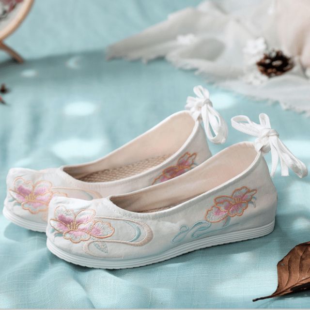 汉服鞋春夏新款汉服鞋子女古装女老北京布鞋女民族风翘头古风绣花鞋