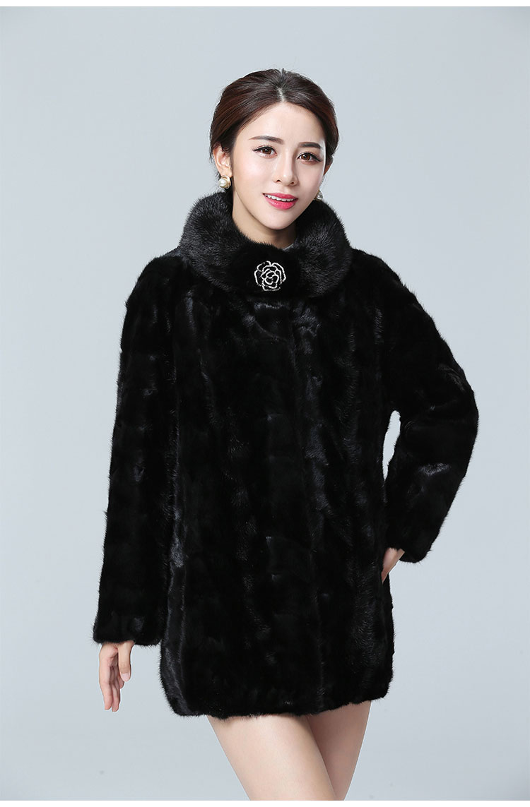 2021年新款秋冬季豹皮泰迪熊女士大衣海宁皮草中老年大码外套中长款