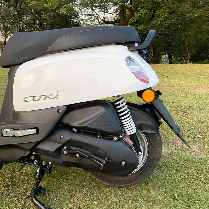 增城全新国四电喷摩托车踏板车整车可上牌雅马哈酷奇s5摩托车100c灰色