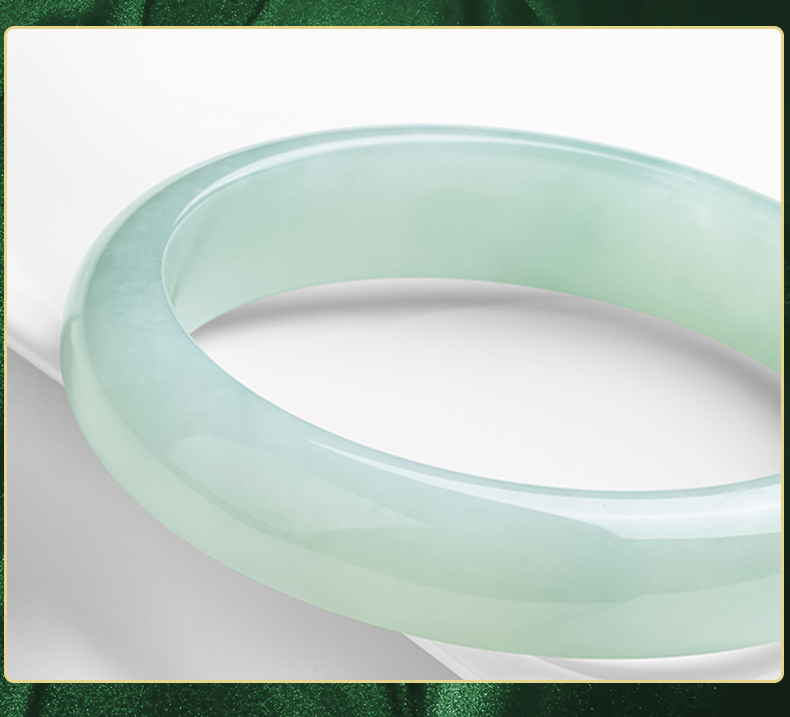 透美翡翠手镯糯种玉镯子缅甸纯色冰糯种贵妃镯油清浅绿色飘绿情人节