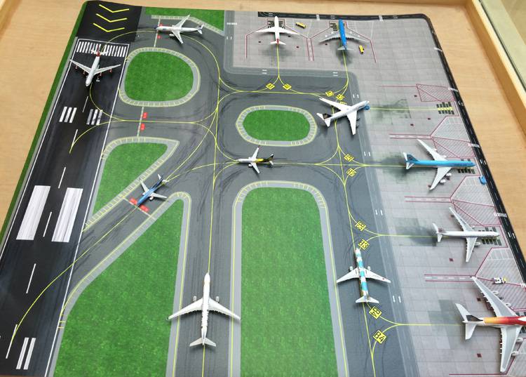 飞机机场跑道模型1:400 停机坪6机位跑道 120cmx120cm 图纸【图片