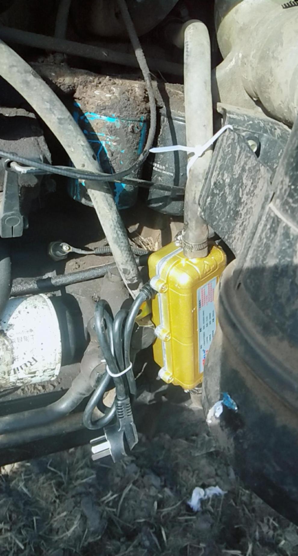 汽车发动机水箱预热器加热器暖风水箱暖风机预热器柴油 预热器【金色
