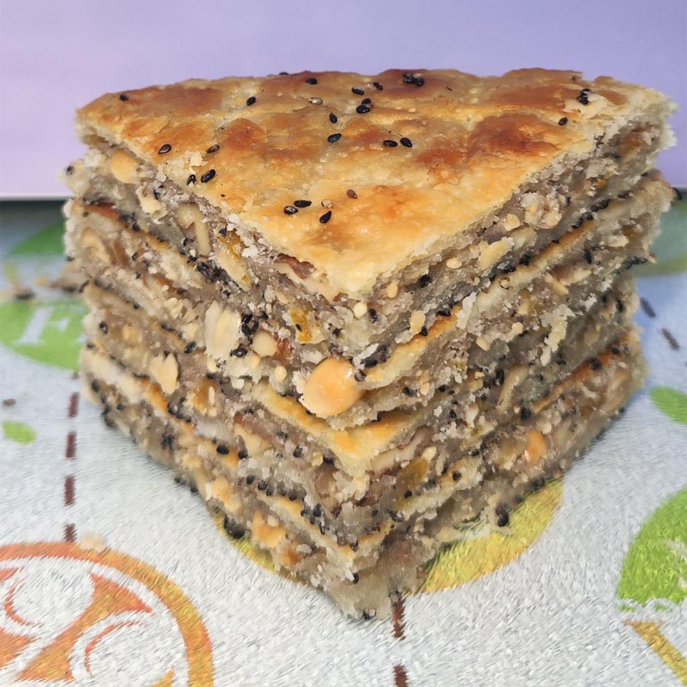 更多参数>>月饼馅类别:五仁月饼皮类别:混合皮类别:徽式月饼包装形式