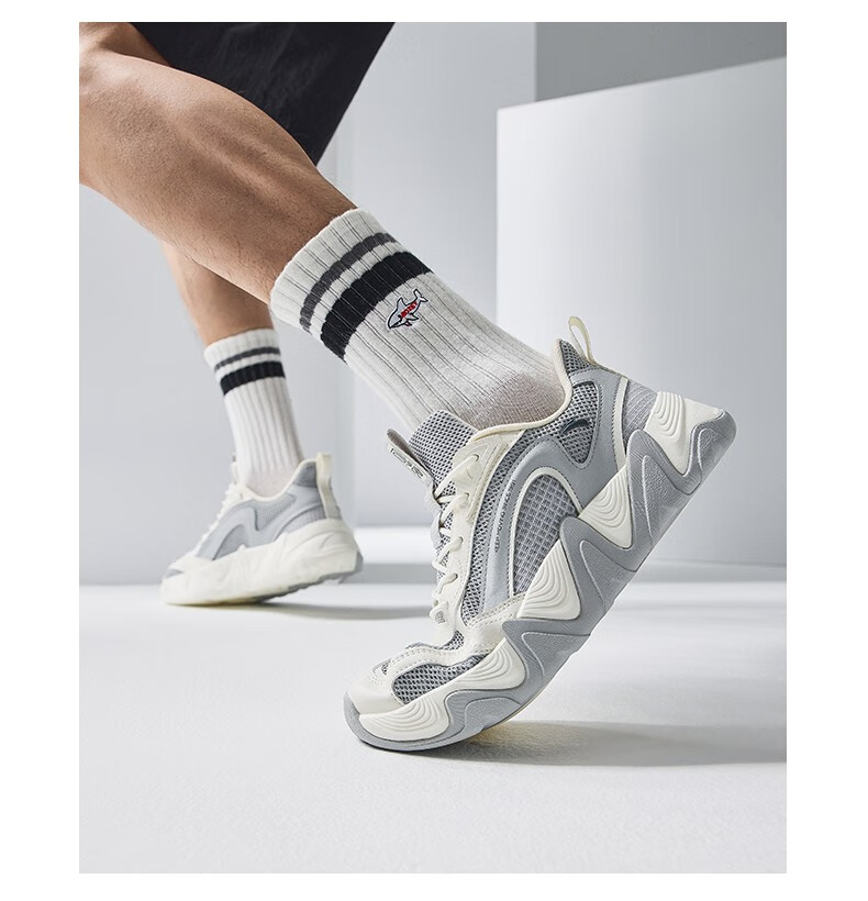 安踏后浪安踏男鞋休闲鞋男后浪系列板鞋2022夏季新款透气网面跑步运动