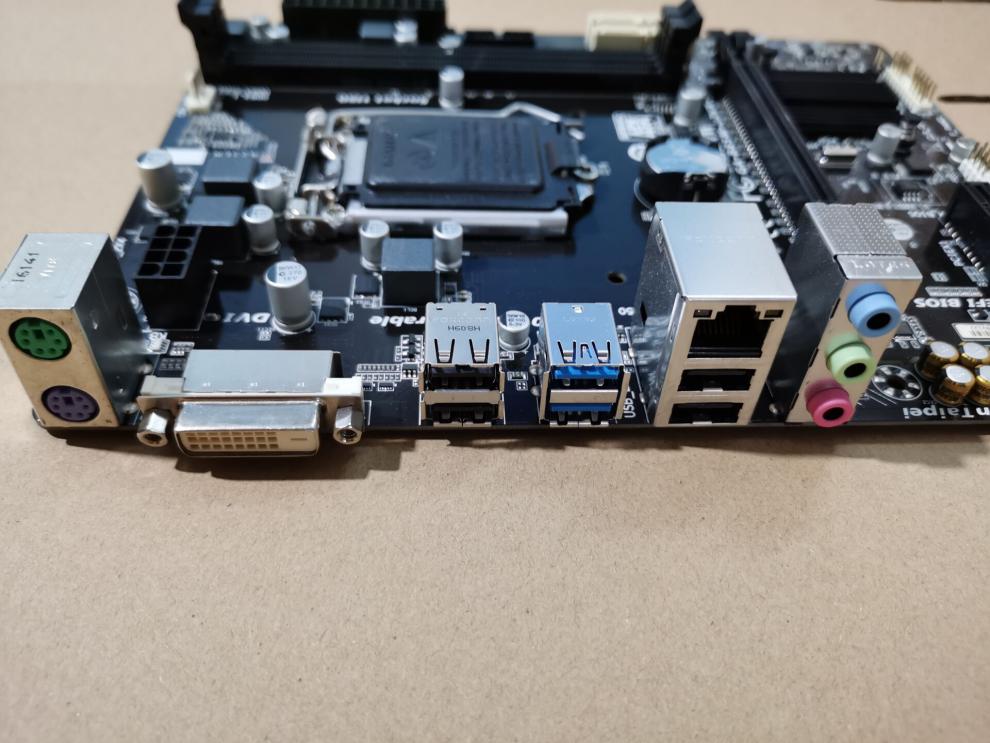 迅图(xuntu)全新技嘉ga-b85m-d2vx-si 1150针ddr3台式机集显小板i3i5i