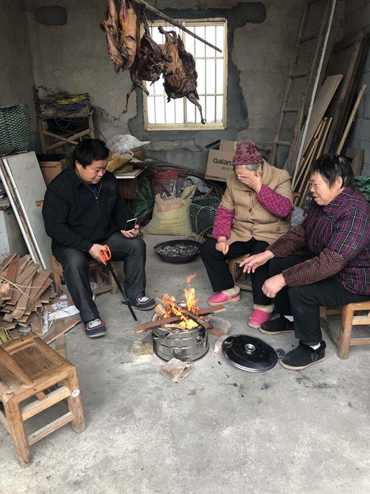 烤火炉碳烤炉家用木炭火盆冬季保暖室内烧火取火炭炉火炉碳炉取暖炉