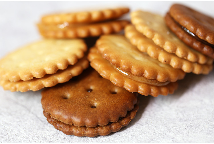 巴米丽塔咸蛋黄麦芽饼咸蛋味小饼干多口味黑糖网红吃零食半斤装黑糖味
