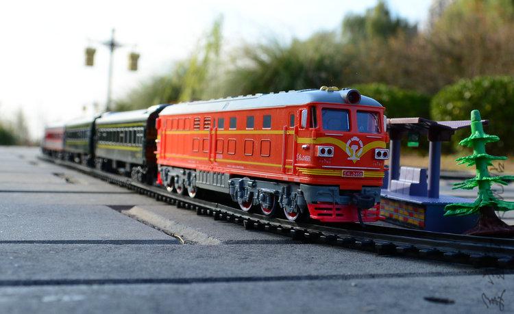 百万城火车模型轨道奋发东风超长仿真电动蒸汽高铁绿皮小火车模型儿童