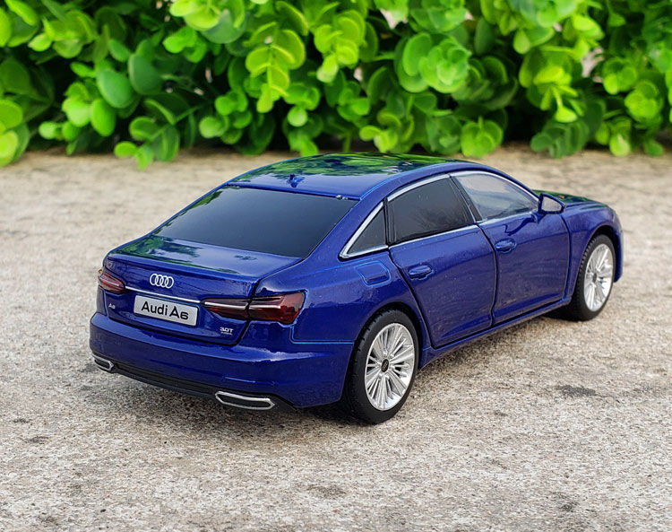 桑菽1:32奥迪a8合金车模六开门仿真金属车模收藏摆件带避震车玩具