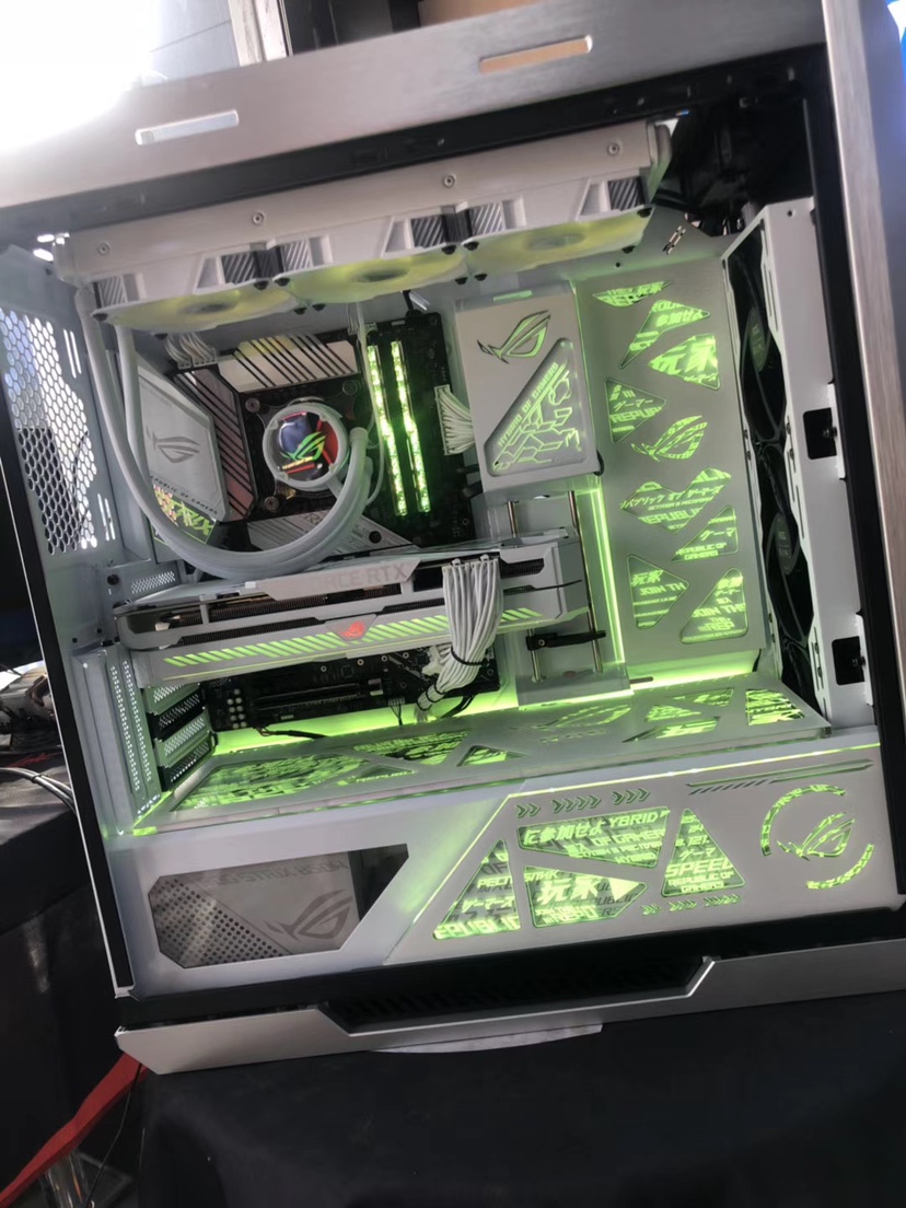 升级款太阳神机箱套装华硕太阳神机箱灯板高达定制发光镜面灯板翻毛皮