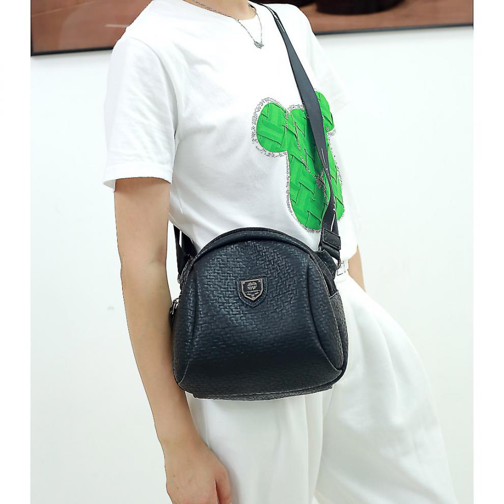 依博尔皮具热款大胃王斜挎包单肩女包小包包8813a黑色