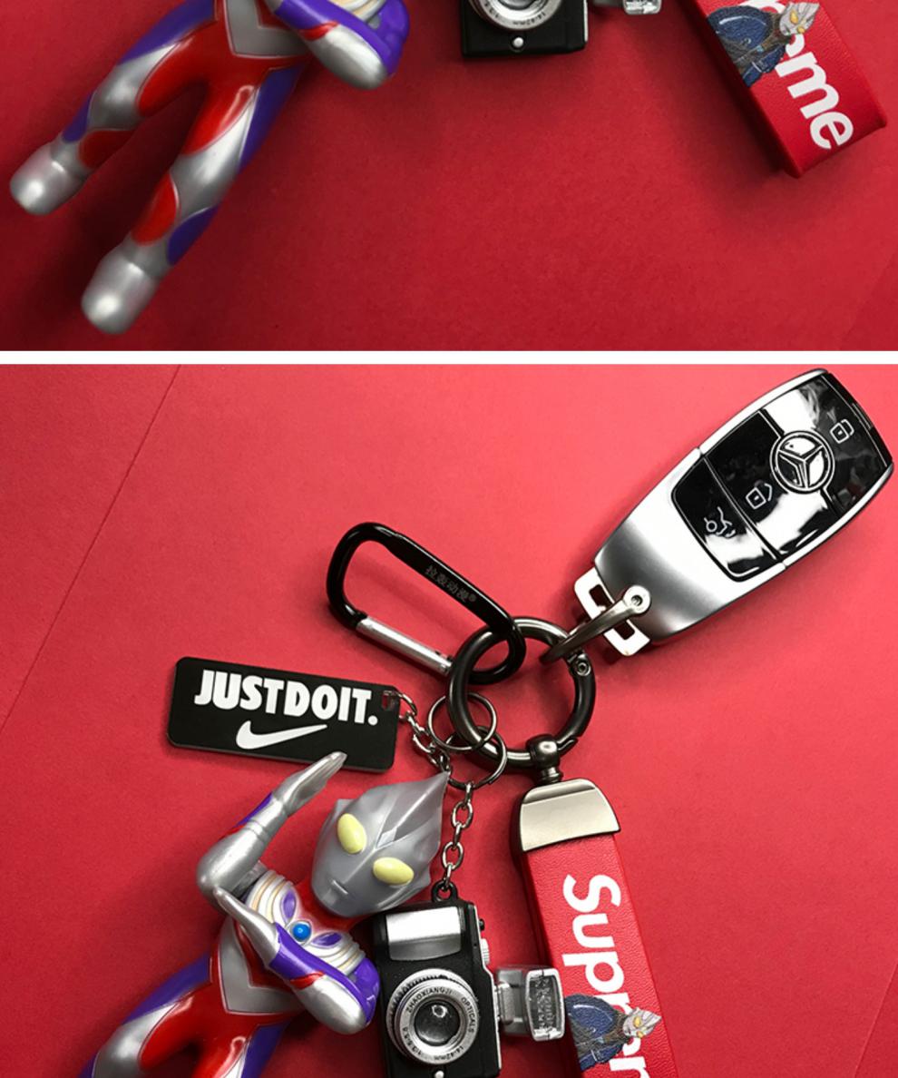 钥匙扣男生个性创意高级潮牌动漫卡通迪迦奥特曼潮牌皮绳声光复古相机