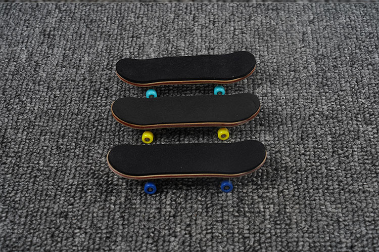 soldierbar手指滑板枫木玩具儿童男女指尖双翘滑板小礼物组装轴承轮