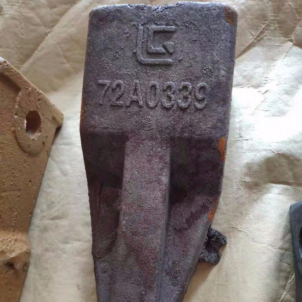 50c/855/850h硅锰合金斗齿加厚齿套岩石齿铲齿 耐磨柳工855边齿【图片