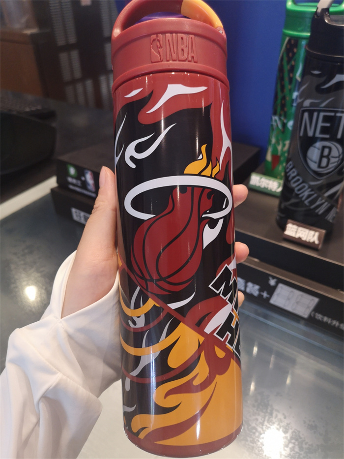 德克士nba水杯联名杯子勇士湖人同款炫酷运动专用德意能量杯黑色篮网