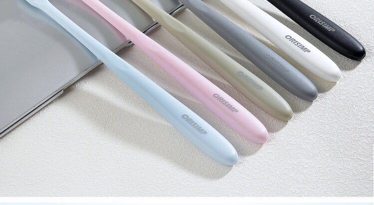 简约男女士可爱一只装maneu小头牙刷卡其灰色牙刷和菱形杯子在加牙膏