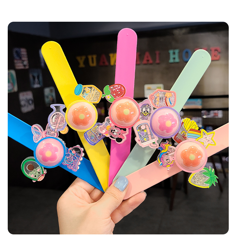 昂比熊新品儿童带灯可旋转手环女童卡通玩具手镯圈幼儿园宝宝节日礼物