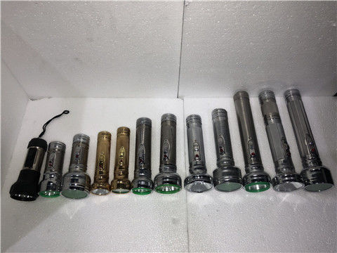 黄光老式手电筒铁皮手电筒虎头铁质手电筒怀旧小灯泡照明手电筒不带