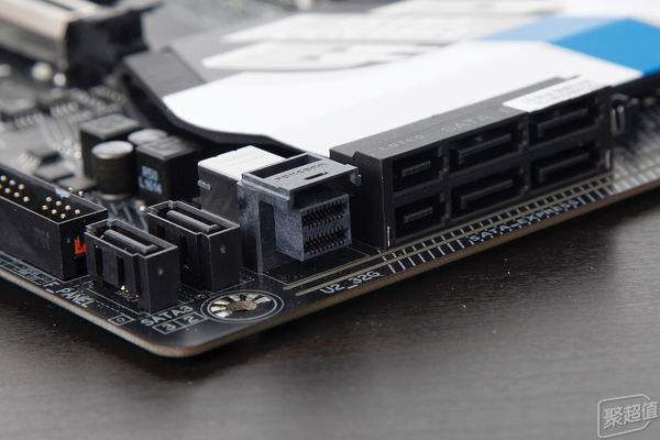 主板高速u2接口8643转sff8639nvme接口硬盘数据线50cm08m