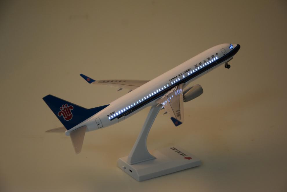 桑菽a380飞机模型仿真东航南航客机c919带轮带灯b787川航玩具拼装摆件