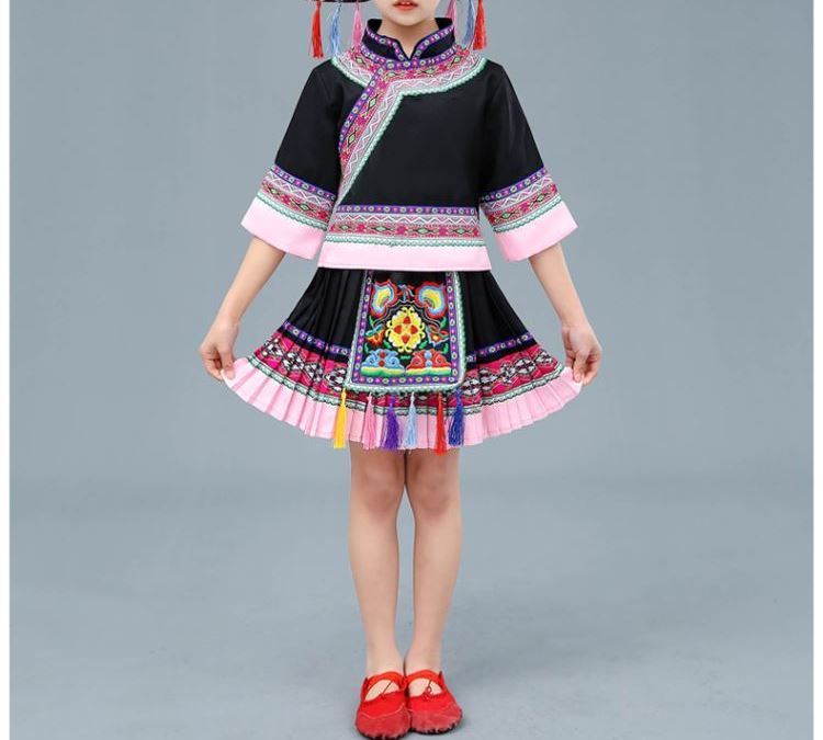 彝族壮族土家族男女服装少数民族服装款式二蓝色苗银头饰和项圈b65110