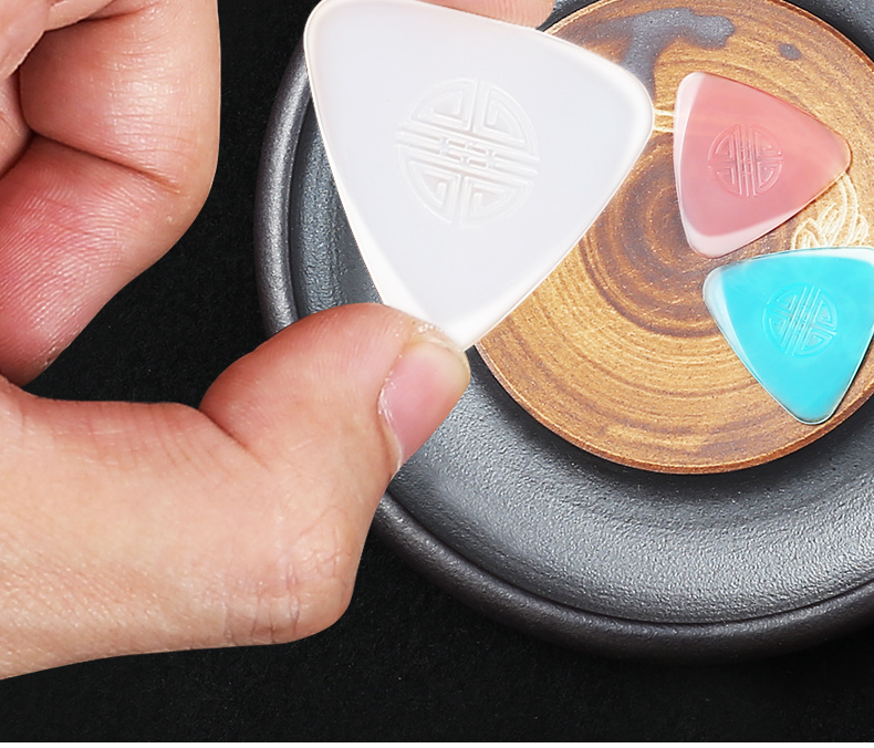 独奏中阮拨片柳琴大阮小阮通用弹片拨子防滑耐磨软硬尼龙拨片乐器配件