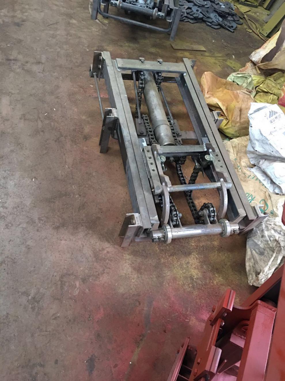 定挂桶垃圾车配件 提升机升降翻桶装置 塑料桶铁桶举升机滑动架子